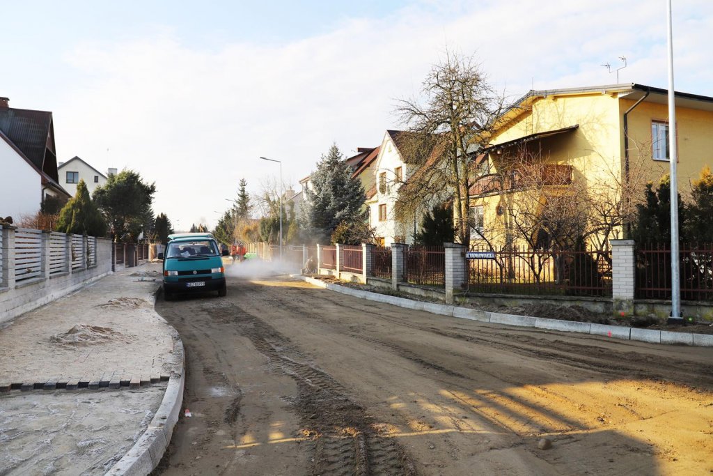 Praca wre na Nadnarwiańskiej. Raport z placu budowy [18.02.2022] - zdjęcie #3 - eOstroleka.pl