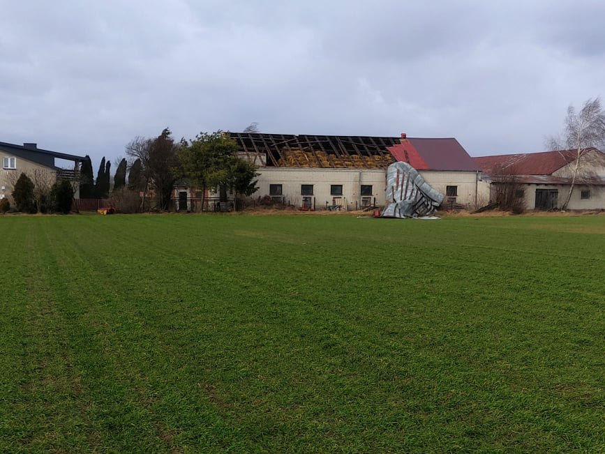 Wieje, niszczy i sieje strach. Kolejna noc z wichurą w regionie [19.02.2022] - zdjęcie #56 - eOstroleka.pl