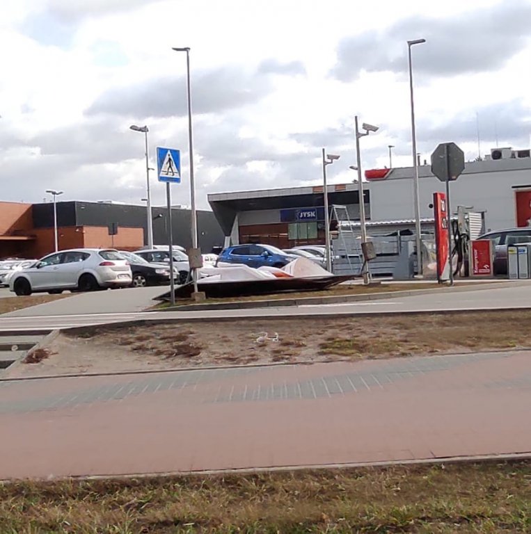 Wieje, niszczy i sieje strach. Kolejna noc z wichurą w regionie [19.02.2022] - zdjęcie #47 - eOstroleka.pl