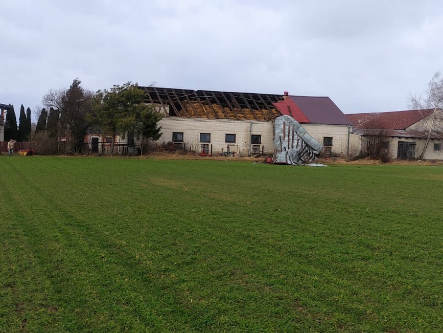 Wieje, niszczy i sieje strach. Kolejna noc z wichurą w regionie [19.02.2022] - zdjęcie #55 - eOstroleka.pl