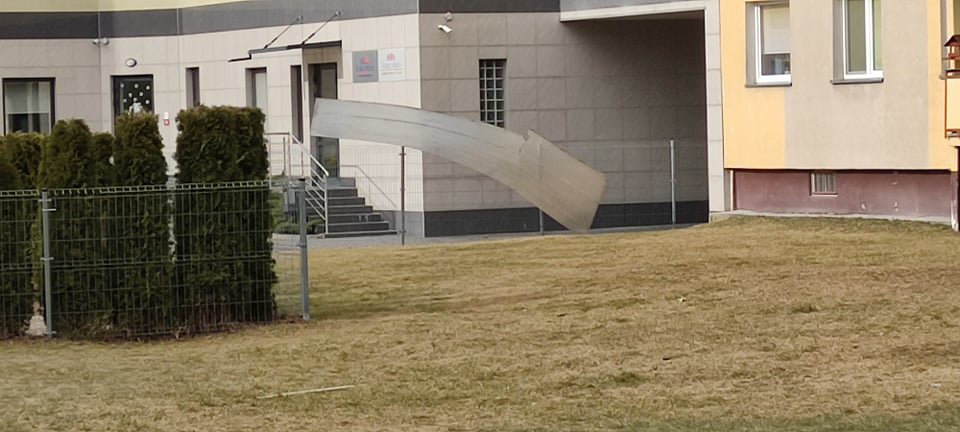 Wieje, niszczy i sieje strach. Kolejna noc z wichurą w regionie [19.02.2022] - zdjęcie #61 - eOstroleka.pl