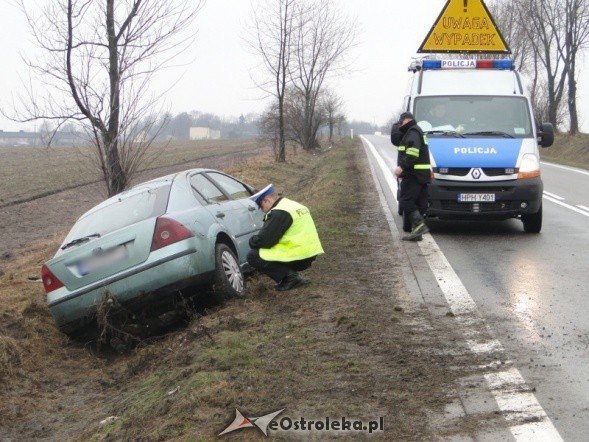 Wypadek pod Czerwinem 07.02.2011 - zdjęcie #3 - eOstroleka.pl
