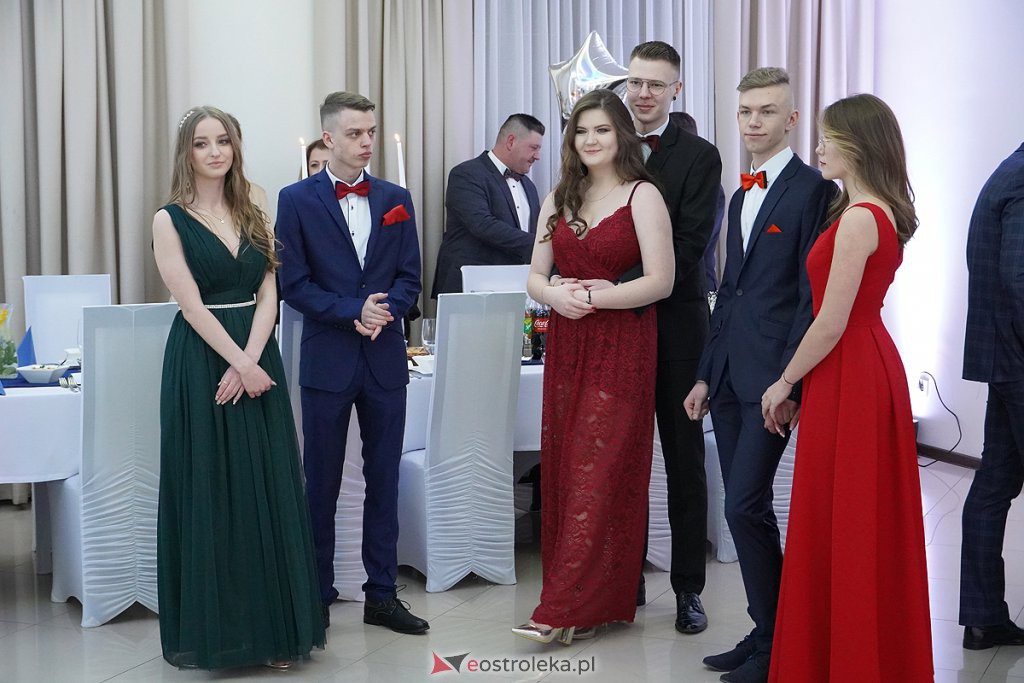 Studniówka 2022. Bal maturalny ZSZ 2 w Ostrołęce [19.02.2022] - zdjęcie #142 - eOstroleka.pl