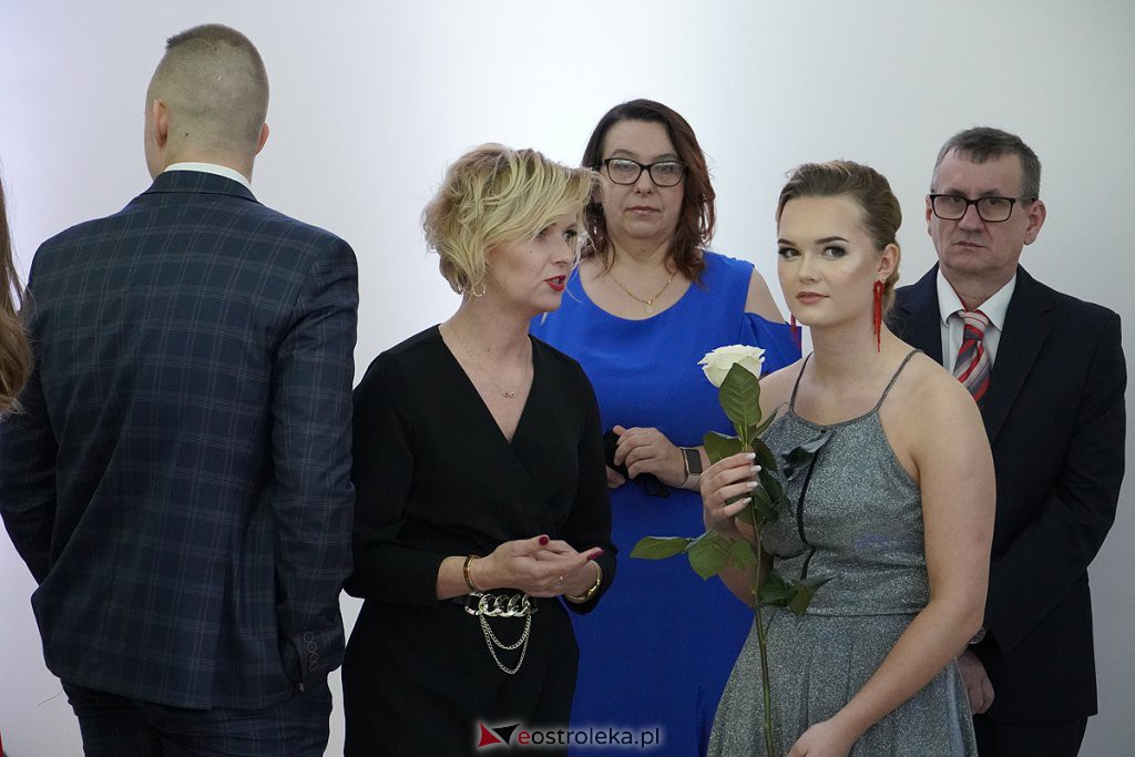 Studniówka 2022. Bal maturalny ZSZ 2 w Ostrołęce [19.02.2022] - zdjęcie #141 - eOstroleka.pl