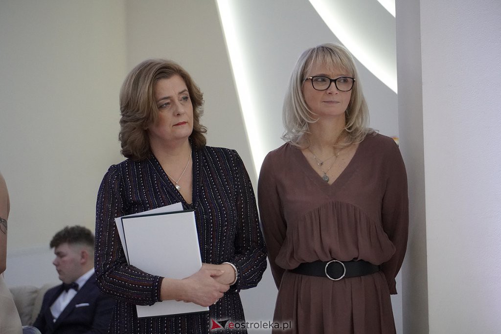 Studniówka 2022. Bal maturalny ZSZ 2 w Ostrołęce [19.02.2022] - zdjęcie #129 - eOstroleka.pl