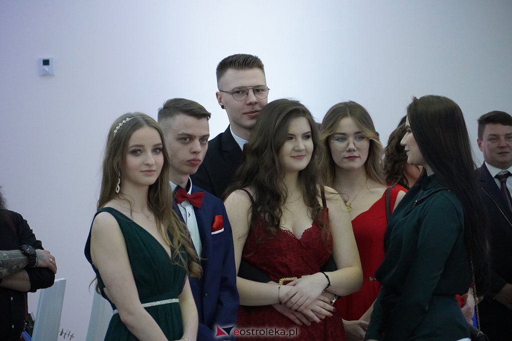 Studniówka 2022. Bal maturalny ZSZ 2 w Ostrołęce [19.02.2022] - zdjęcie #120 - eOstroleka.pl