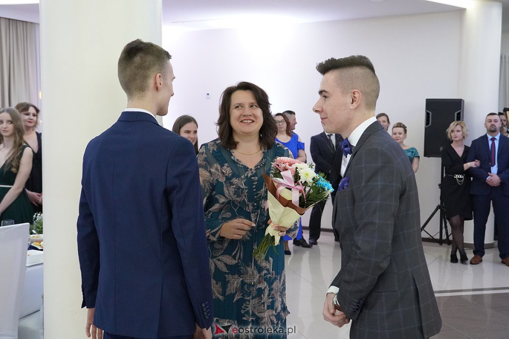 Studniówka 2022. Bal maturalny ZSZ 2 w Ostrołęce [19.02.2022] - zdjęcie #117 - eOstroleka.pl