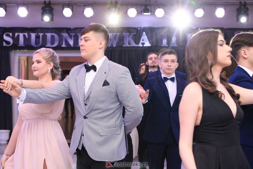 Studniówka 2022 w II LO w Ostrołęce. Tak bawili się maturzyści [19.02.2022] - zdjęcie #176 - eOstroleka.pl