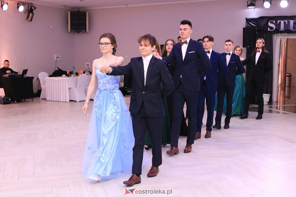 Studniówka 2022 w II LO w Ostrołęce. Tak bawili się maturzyści [19.02.2022] - zdjęcie #158 - eOstroleka.pl