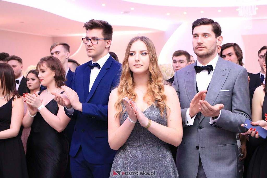 Studniówka 2022 w II LO w Ostrołęce. Tak bawili się maturzyści [19.02.2022] - zdjęcie #138 - eOstroleka.pl