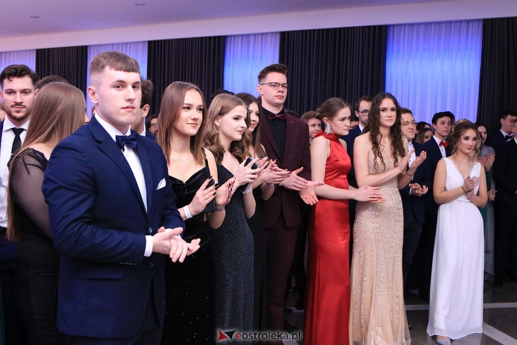 Studniówka 2022 w II LO w Ostrołęce. Tak bawili się maturzyści [19.02.2022] - zdjęcie #116 - eOstroleka.pl