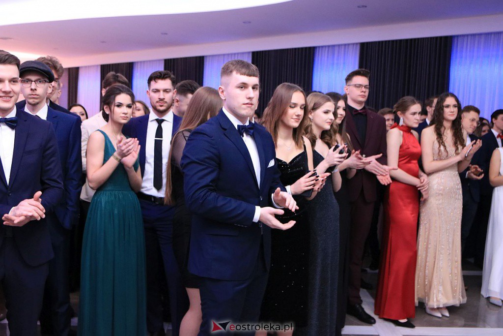 Studniówka 2022 w II LO w Ostrołęce. Tak bawili się maturzyści [19.02.2022] - zdjęcie #114 - eOstroleka.pl