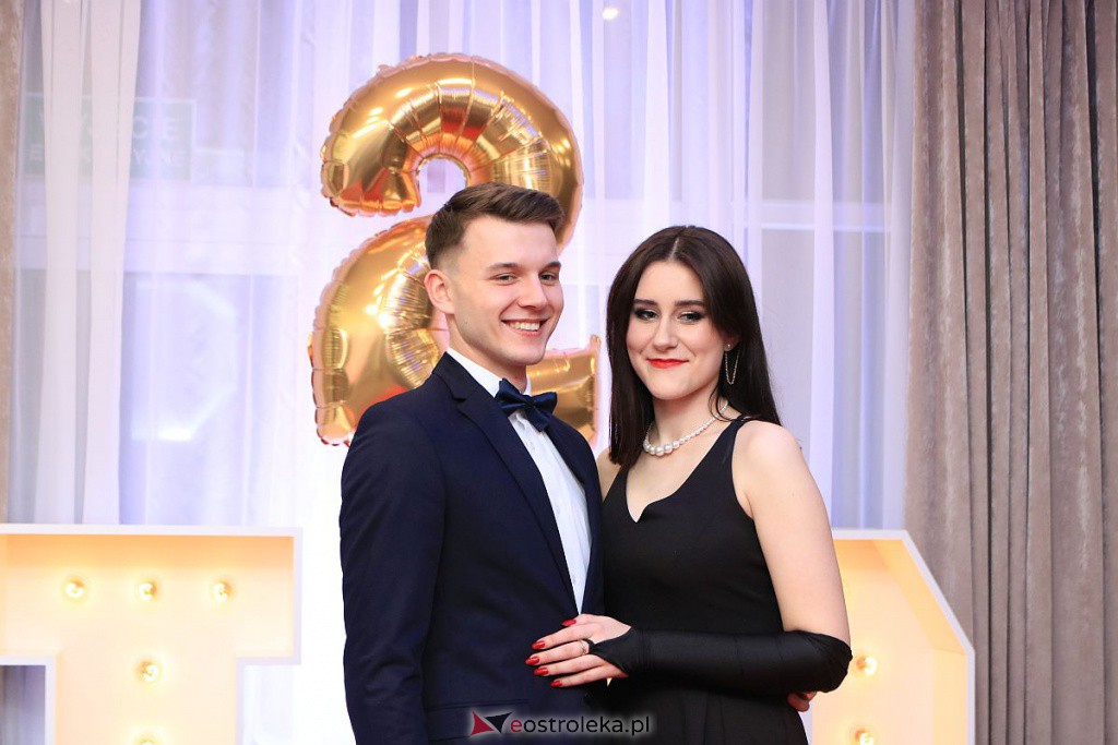 Studniówka 2022 w II LO w Ostrołęce. Tak bawili się maturzyści [19.02.2022] - zdjęcie #190 - eOstroleka.pl