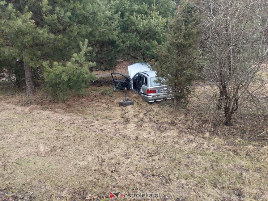 Wypadek na DK-53 między Ostrołęką a Dylewem [23.02.2022] - zdjęcie #4 - eOstroleka.pl