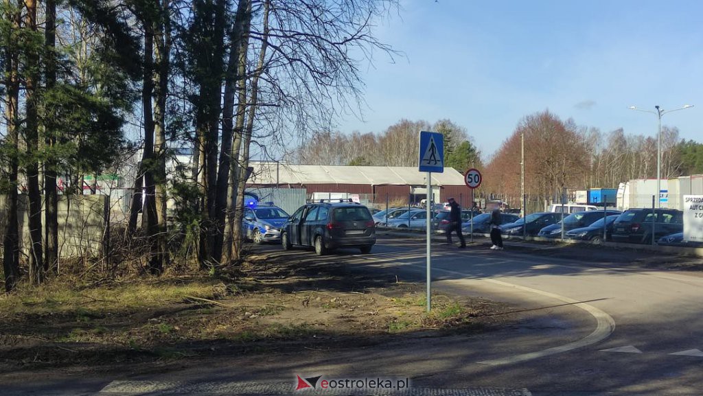 Wypadek na skrzyżowaniu Ławskiej i Przemysłowej [24.02.2022] - zdjęcie #7 - eOstroleka.pl