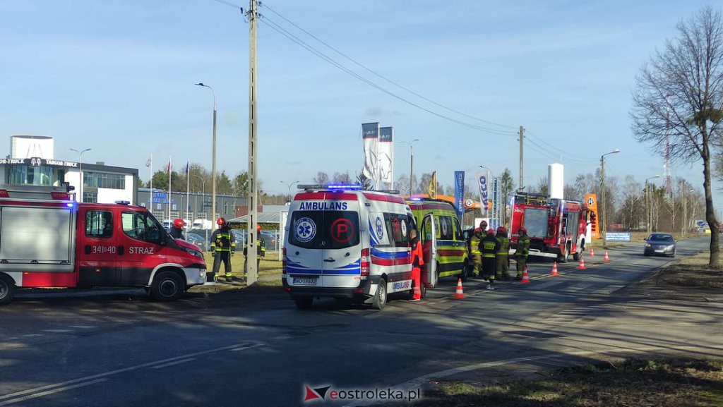 Wypadek na skrzyżowaniu Ławskiej i Przemysłowej [24.02.2022] - zdjęcie #7 - eOstroleka.pl