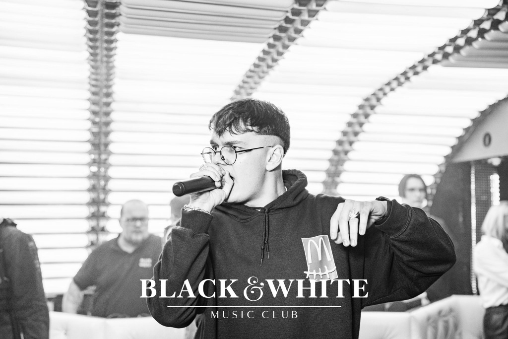 Ronnie Ferrari w Clubie Black&White [18.02.2022] - zdjęcie #1 - eOstroleka.pl