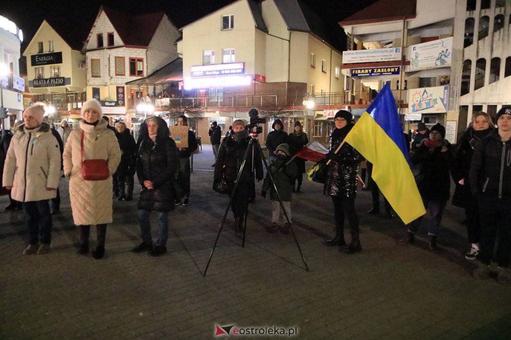 Ostrołęczanie solidarni z Ukrainą. W trudnym czasie bądźmy razem [24.02.2022] - zdjęcie #6 - eOstroleka.pl
