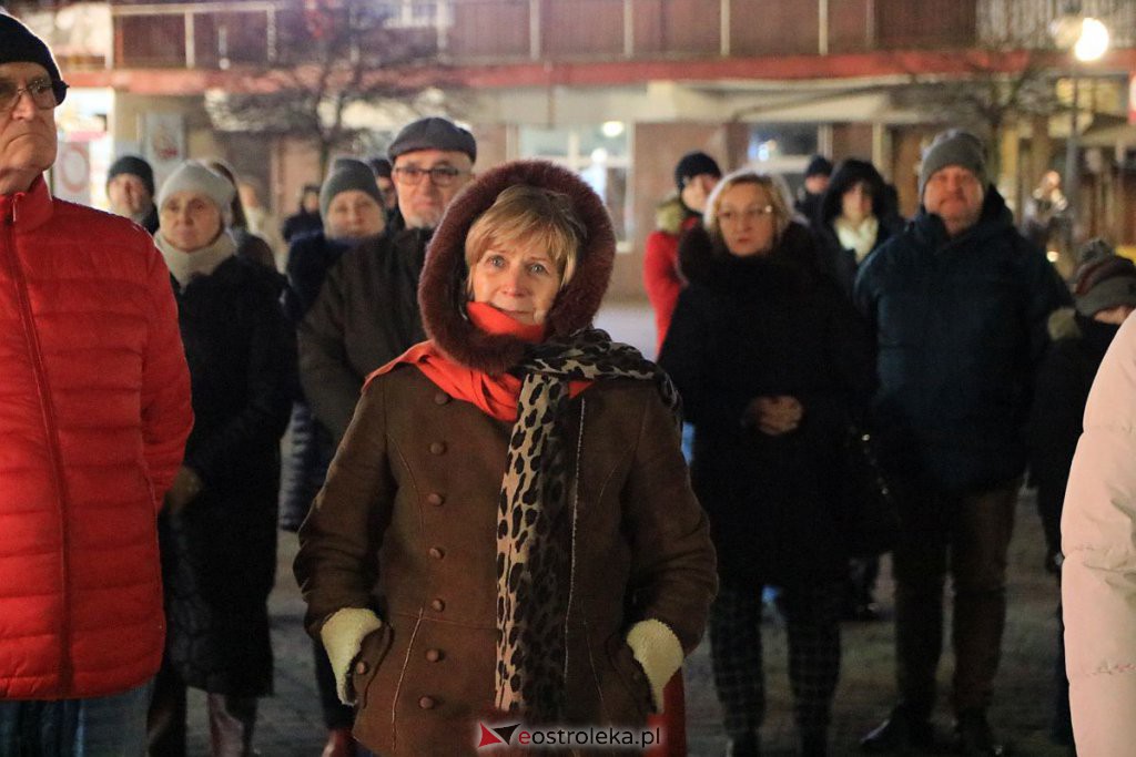 Ostrołęczanie solidarni z Ukrainą. W trudnym czasie bądźmy razem [24.02.2022] - zdjęcie #18 - eOstroleka.pl