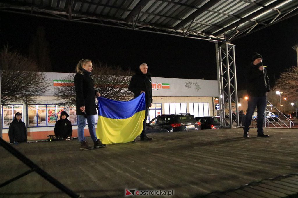 Ostrołęczanie solidarni z Ukrainą. W trudnym czasie bądźmy razem [24.02.2022] - zdjęcie #26 - eOstroleka.pl