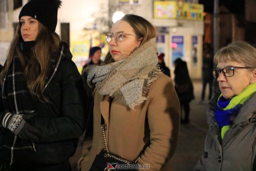 Ostrołęczanie solidarni z Ukrainą. W trudnym czasie bądźmy razem [24.02.2022] - zdjęcie #17 - eOstroleka.pl