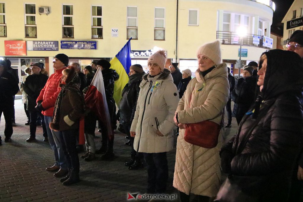 Ostrołęczanie solidarni z Ukrainą. W trudnym czasie bądźmy razem [24.02.2022] - zdjęcie #9 - eOstroleka.pl