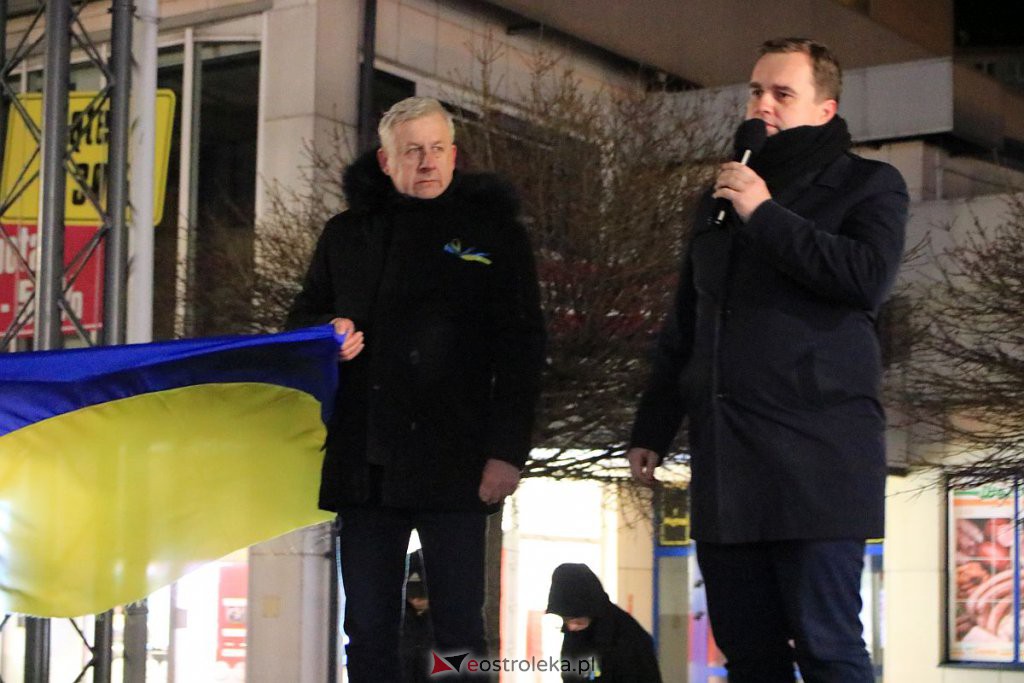Ostrołęczanie solidarni z Ukrainą. W trudnym czasie bądźmy razem [24.02.2022] - zdjęcie #5 - eOstroleka.pl