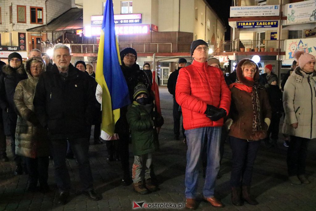 Ostrołęczanie solidarni z Ukrainą. W trudnym czasie bądźmy razem [24.02.2022] - zdjęcie #43 - eOstroleka.pl