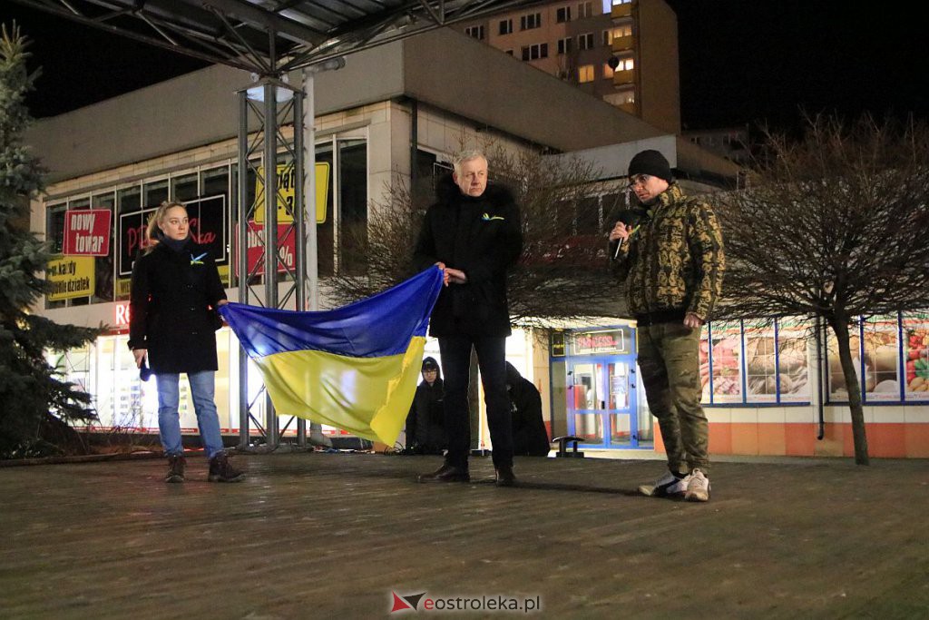 Ostrołęczanie solidarni z Ukrainą. W trudnym czasie bądźmy razem [24.02.2022] - zdjęcie #2 - eOstroleka.pl