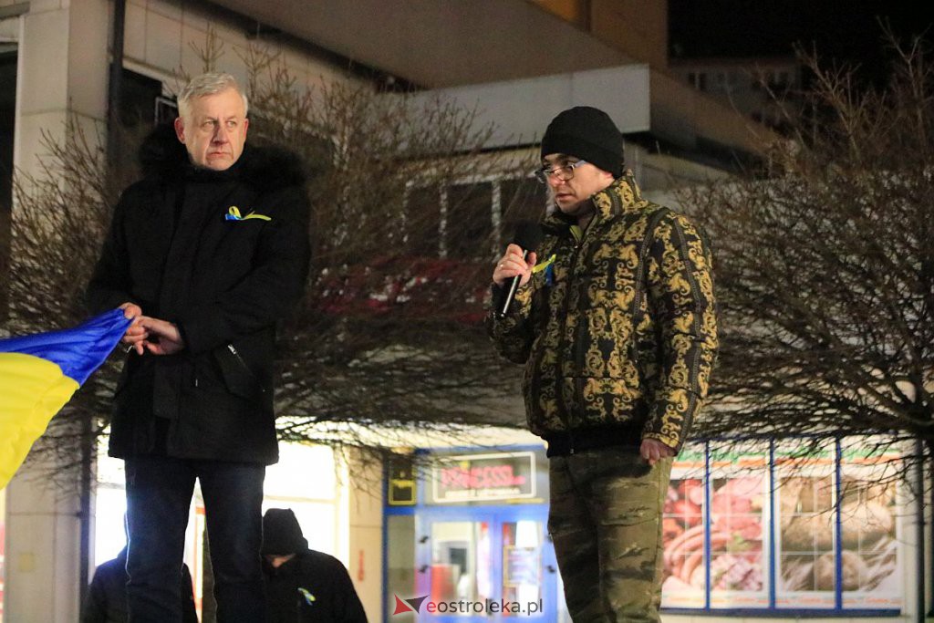 Ostrołęczanie solidarni z Ukrainą. W trudnym czasie bądźmy razem [24.02.2022] - zdjęcie #1 - eOstroleka.pl