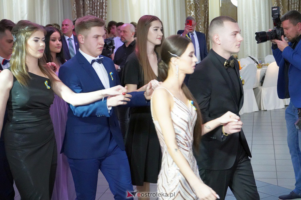 Studniówka 2022. I LO w Ostrołęce - zdjęcie #256 - eOstroleka.pl