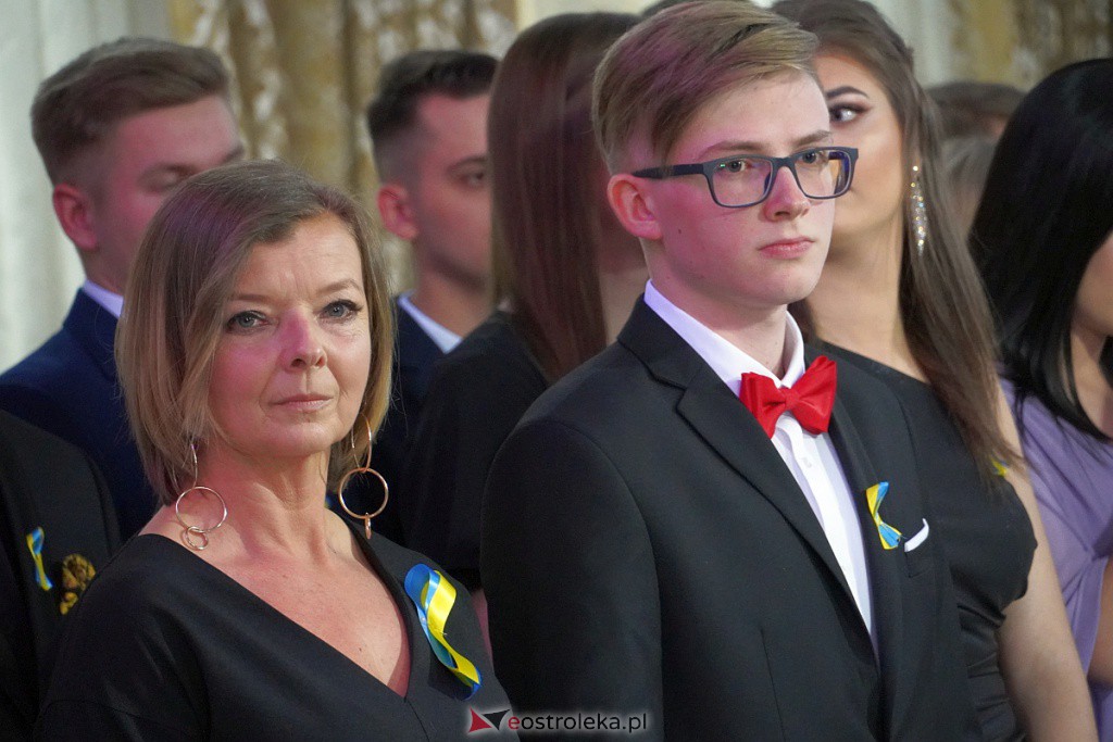 Studniówka 2022. I LO w Ostrołęce - zdjęcie #245 - eOstroleka.pl