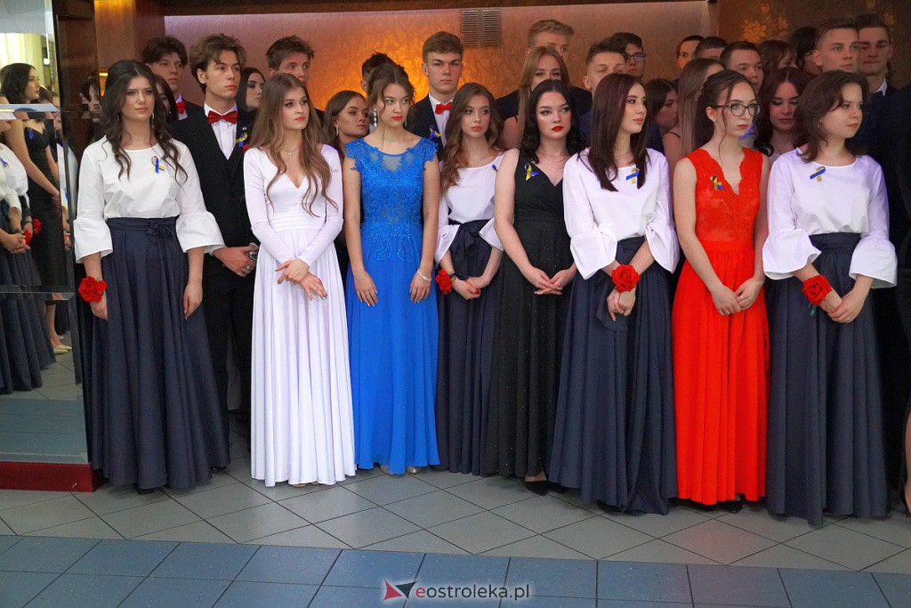 Studniówka 2022. I LO w Ostrołęce - zdjęcie #173 - eOstroleka.pl