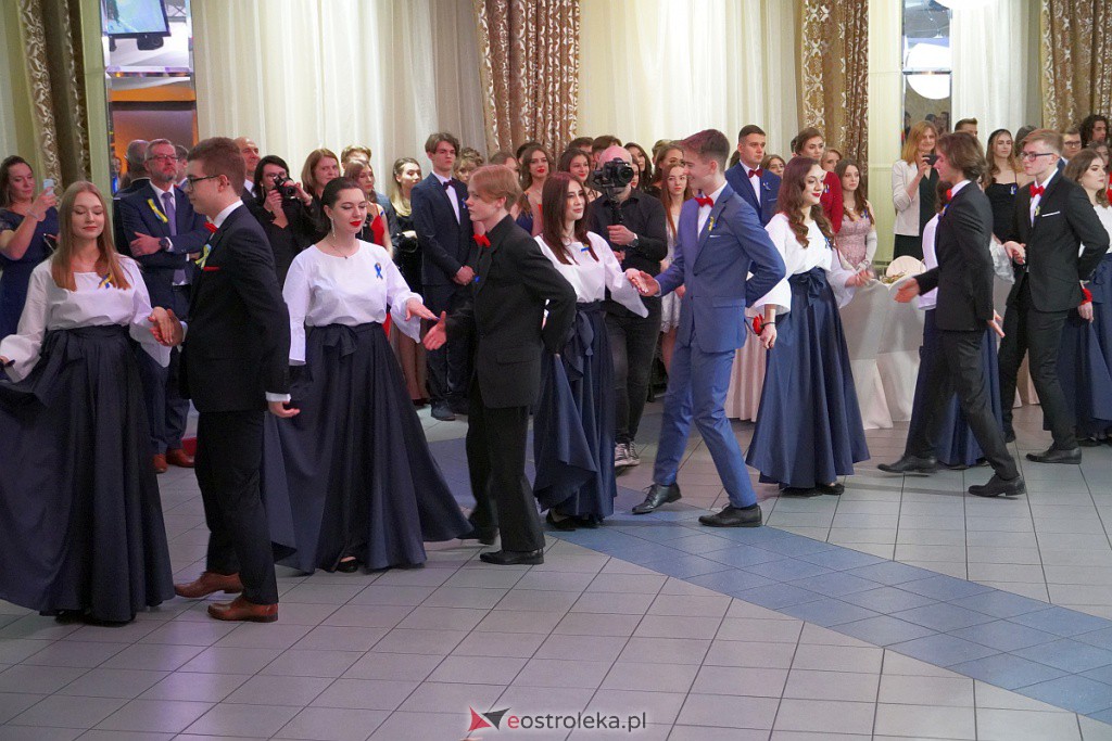 Studniówka 2022. I LO w Ostrołęce - zdjęcie #159 - eOstroleka.pl