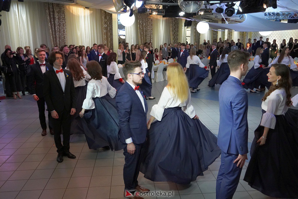 Studniówka 2022. I LO w Ostrołęce - zdjęcie #158 - eOstroleka.pl