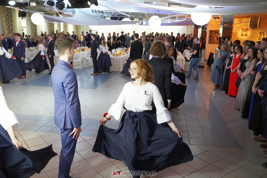 Studniówka 2022. I LO w Ostrołęce - zdjęcie #156 - eOstroleka.pl
