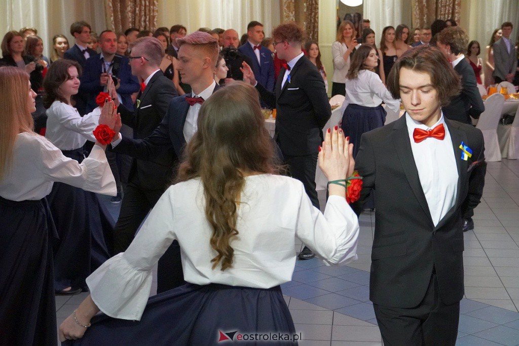 Studniówka 2022. I LO w Ostrołęce - zdjęcie #122 - eOstroleka.pl