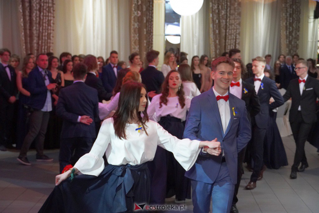 Studniówka 2022. I LO w Ostrołęce - zdjęcie #108 - eOstroleka.pl