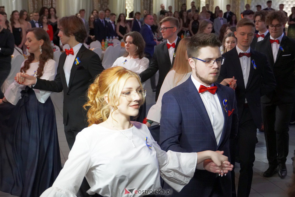 Studniówka 2022. I LO w Ostrołęce - zdjęcie #127 - eOstroleka.pl