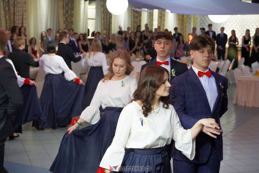 Studniówka 2022. I LO w Ostrołęce - zdjęcie #121 - eOstroleka.pl