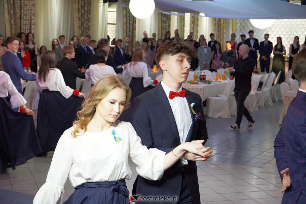 Studniówka 2022. I LO w Ostrołęce - zdjęcie #119 - eOstroleka.pl