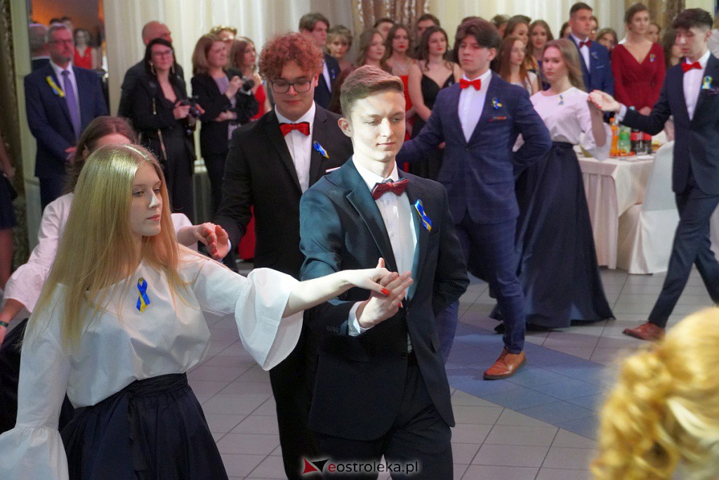 Studniówka 2022. I LO w Ostrołęce - zdjęcie #113 - eOstroleka.pl