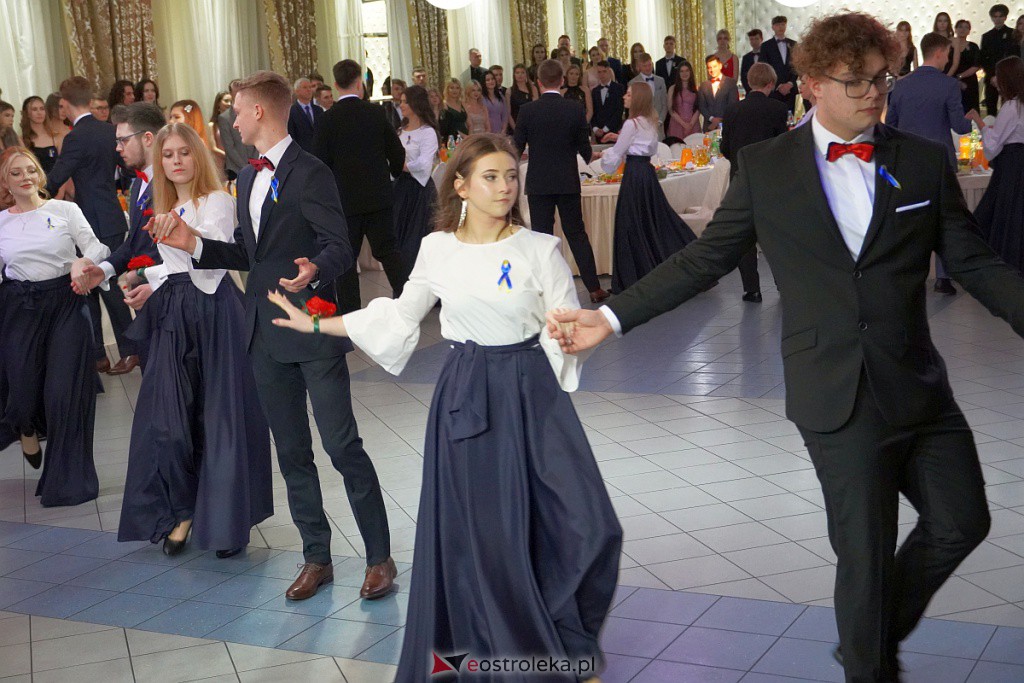Studniówka 2022. I LO w Ostrołęce - zdjęcie #96 - eOstroleka.pl