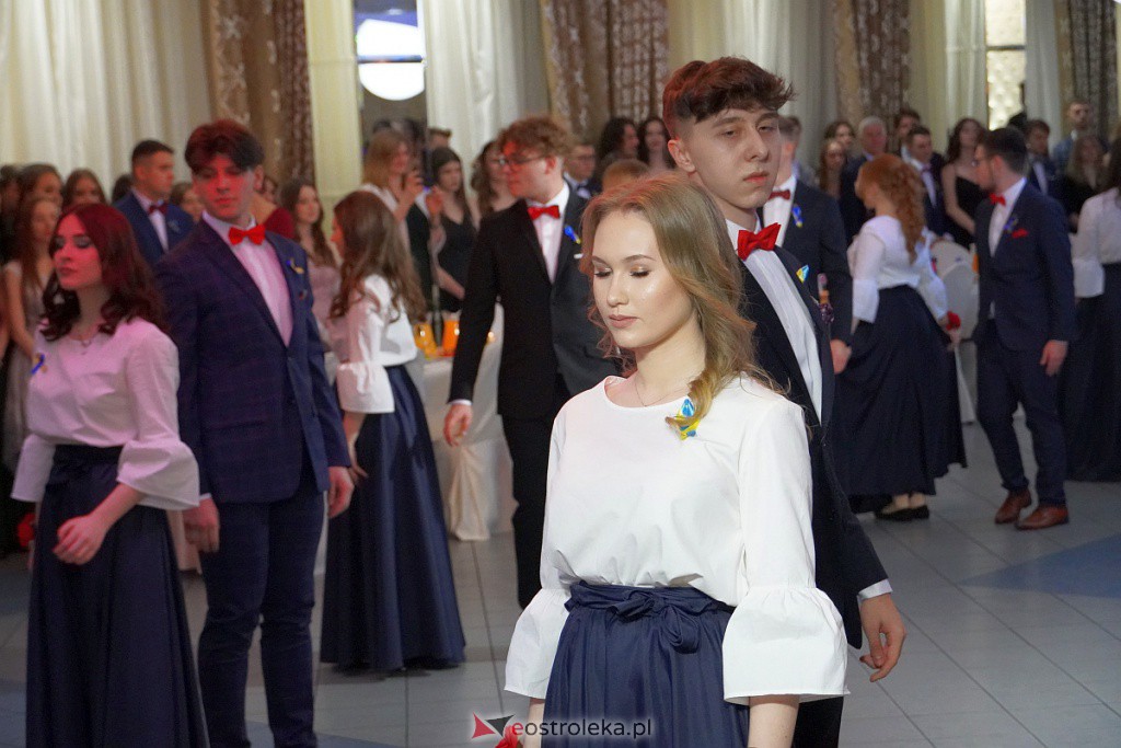 Studniówka 2022. I LO w Ostrołęce - zdjęcie #88 - eOstroleka.pl