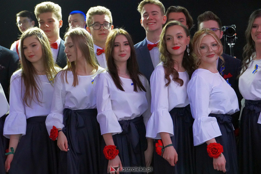Studniówka 2022. I LO w Ostrołęce - zdjęcie #78 - eOstroleka.pl