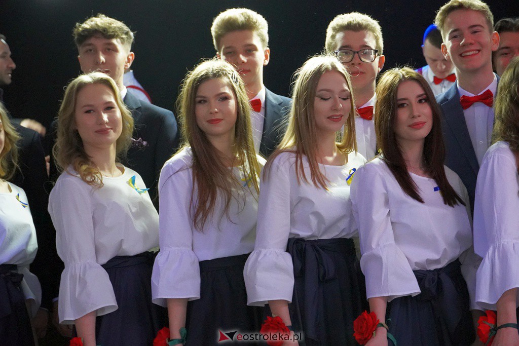 Studniówka 2022. I LO w Ostrołęce - zdjęcie #72 - eOstroleka.pl
