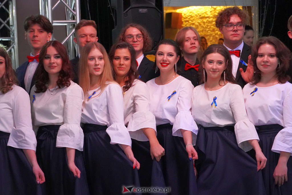 Studniówka 2022. I LO w Ostrołęce - zdjęcie #89 - eOstroleka.pl