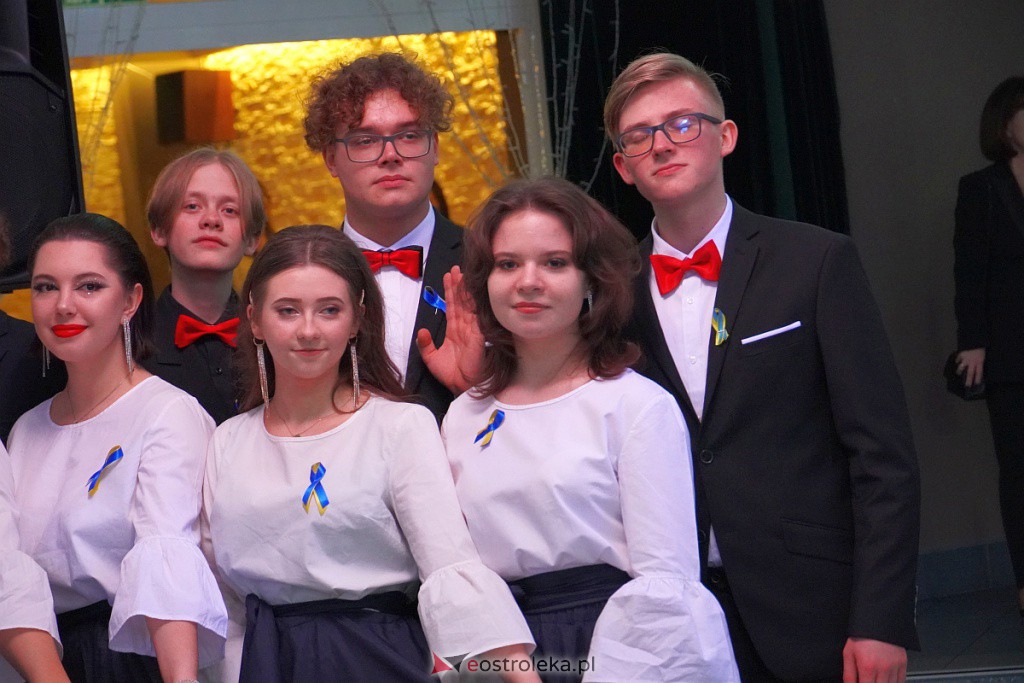 Studniówka 2022. I LO w Ostrołęce - zdjęcie #87 - eOstroleka.pl
