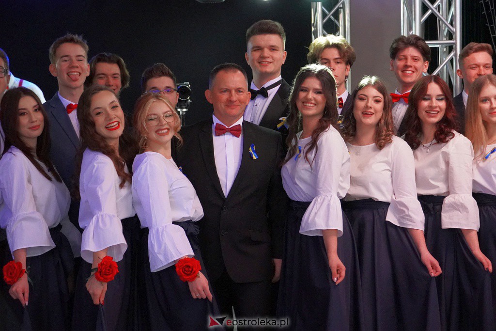 Studniówka 2022. I LO w Ostrołęce - zdjęcie #77 - eOstroleka.pl