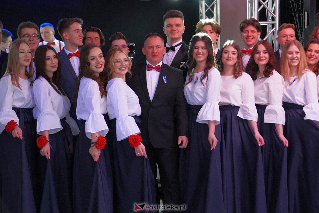 Studniówka 2022. I LO w Ostrołęce - zdjęcie #75 - eOstroleka.pl